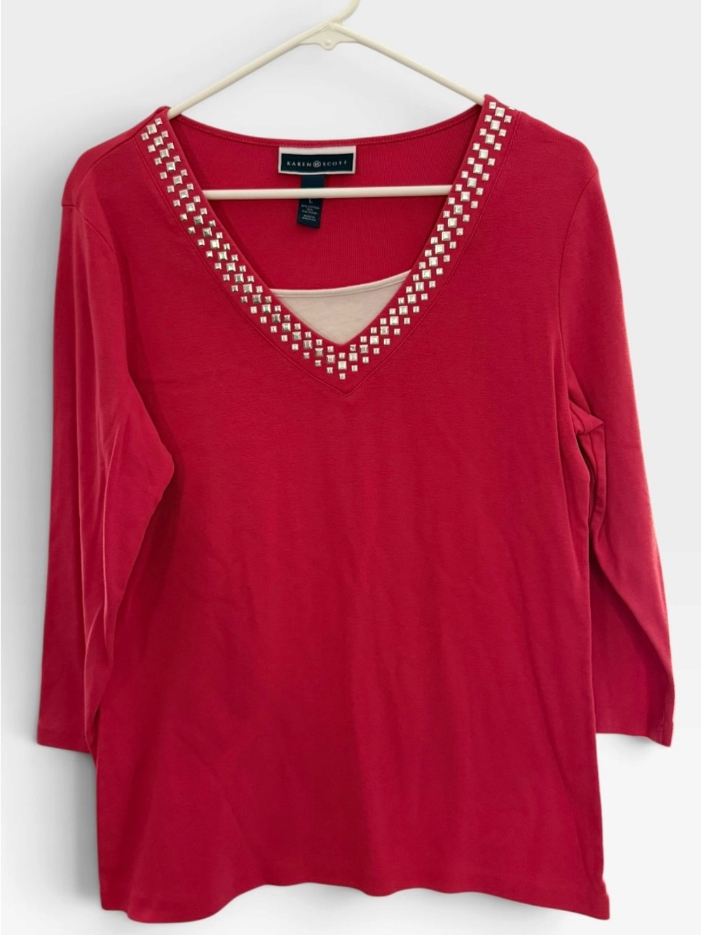 Karen Scott Woman’s Bright Red V-Neck 3/4 Sleeve Top with Stud Trim Size Large